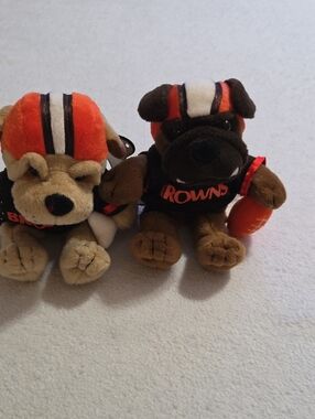 NFL CLEVELAND BROWNS SET OF 2 STUFFED PLUSH TOYS